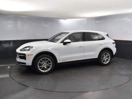 2024 Porsche Cayenne E-Hybrid S