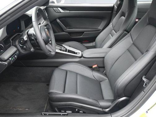 2025 Porsche 911 Carrera