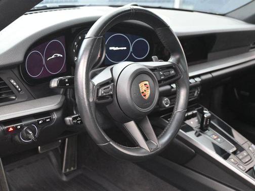 2020 Porsche 911 Carrera