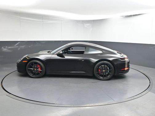 2020 Porsche 911 Carrera