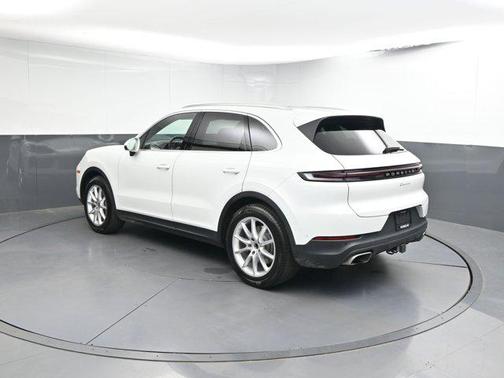 2025 Porsche Cayenne AWD
