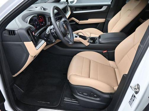 2025 Porsche Cayenne AWD