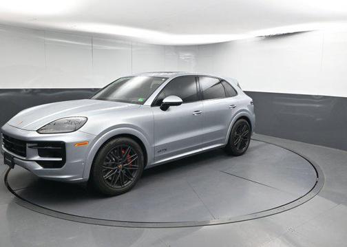 2025 Porsche Cayenne GTS
