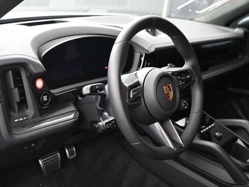 2025 Porsche Cayenne GTS