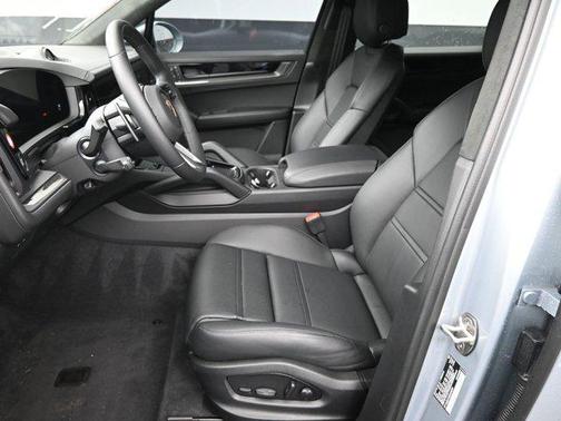 2025 Porsche Cayenne GTS