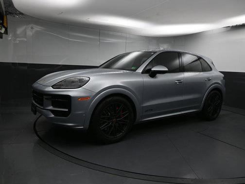 2025 Porsche Cayenne GTS