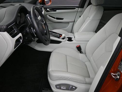 2022 Porsche Macan S