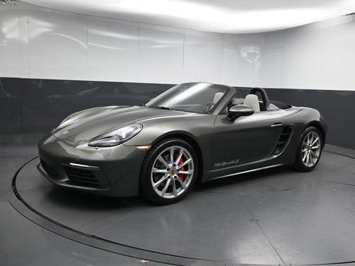 2025 Porsche 718 Boxster S