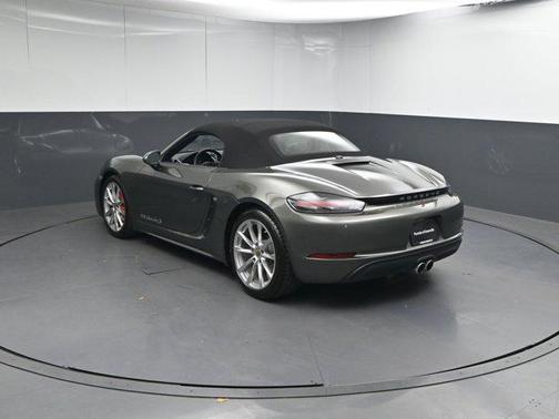 2025 Porsche 718 Boxster S