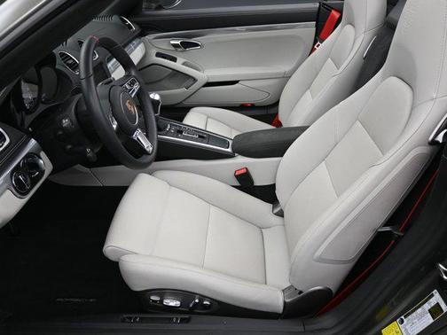 2025 Porsche 718 Boxster S