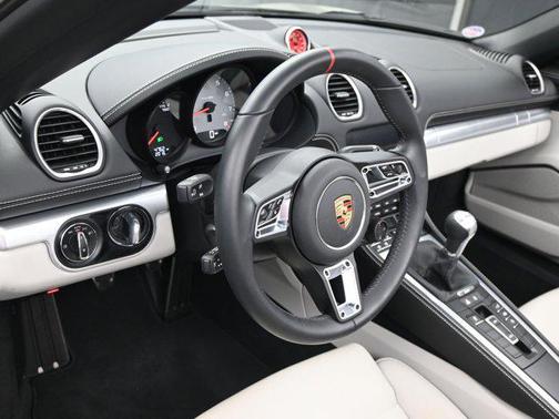 2025 Porsche 718 Boxster S