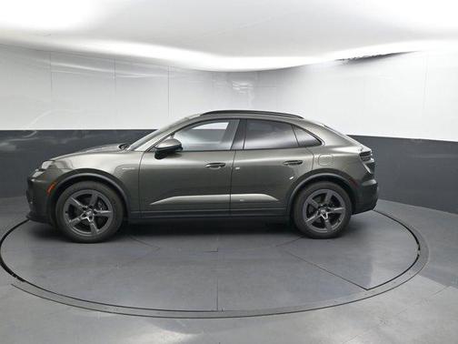 2025 Porsche Macan 4