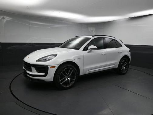 2022 Porsche Macan AWD