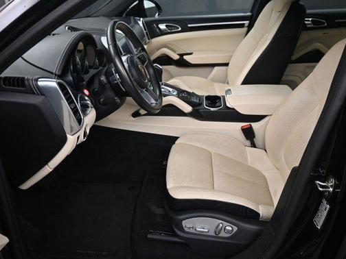 2018 Porsche Cayenne Platinum Edition