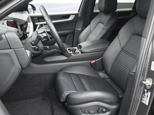 2024 Porsche Cayenne S