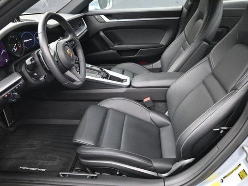 2022 Porsche 911 Carrera