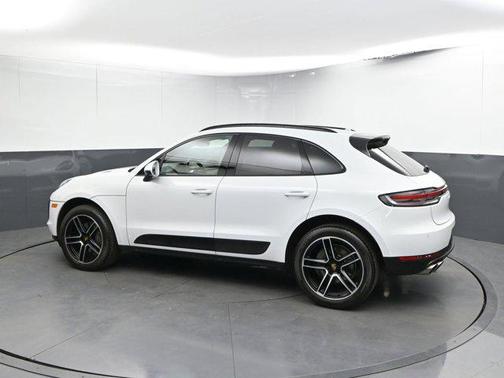2021 Porsche Macan Base