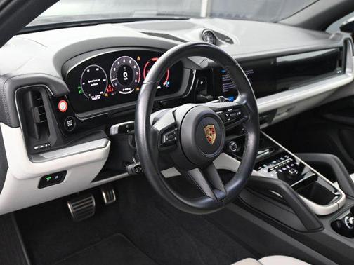 2024 Porsche Cayenne S
