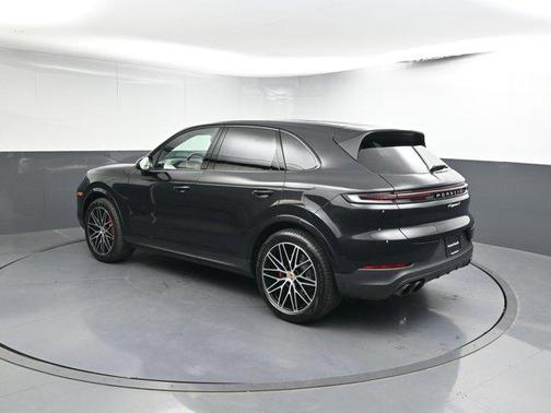 2024 Porsche Cayenne S