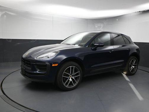 2022 Porsche Macan Base