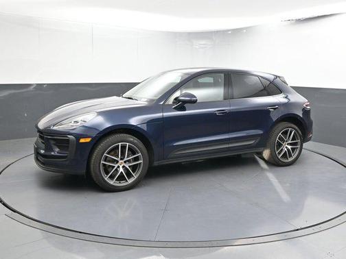 2022 Porsche Macan Base
