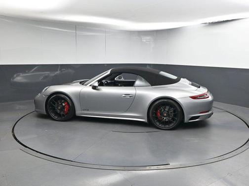 2017 Porsche 911 Carrera 4 GTS