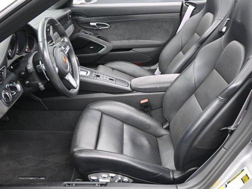 2017 Porsche 911 Carrera 4 GTS