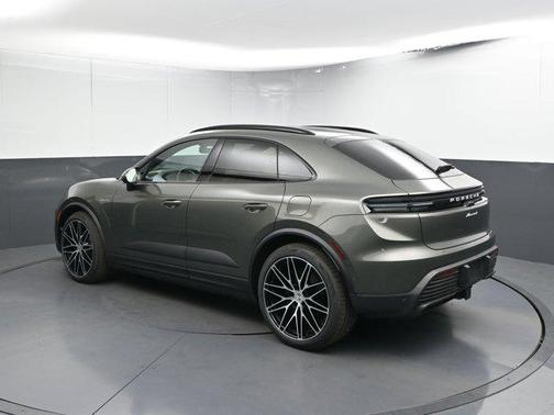 2024 Porsche Macan 4