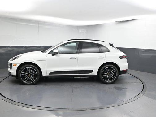 2021 Porsche Macan Base