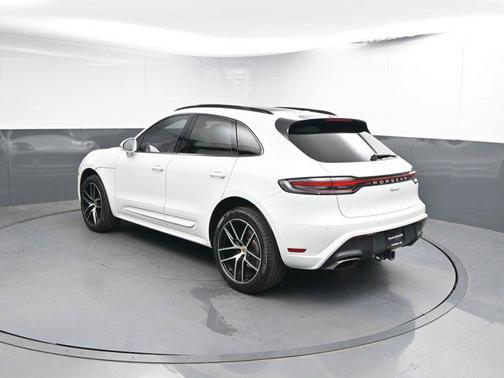 2022 Porsche Macan Base
