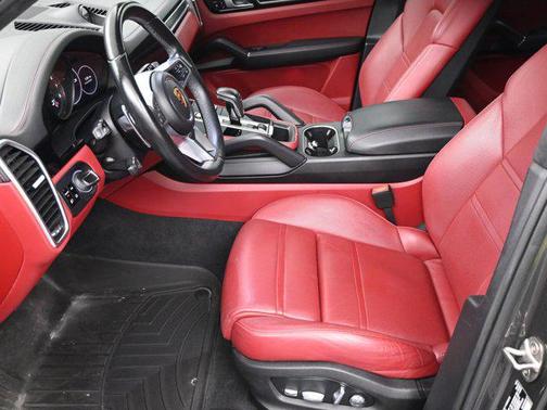 2021 Porsche Cayenne GTS