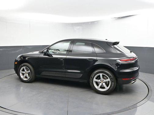 2021 Porsche Macan Base