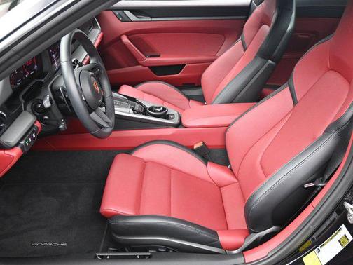 2025 Porsche 911 Carrera