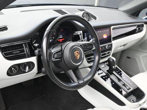 2024 Porsche Macan AWD