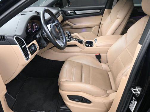 2023 Porsche Cayenne Platinum Edition