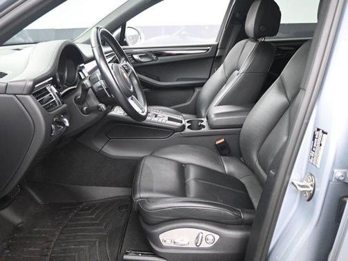 2021 Porsche Macan Base