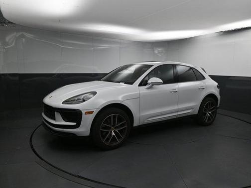 2025 Porsche Macan AWD