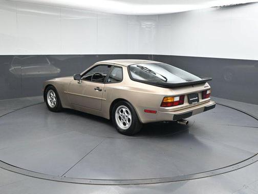 1985 Porsche 944
