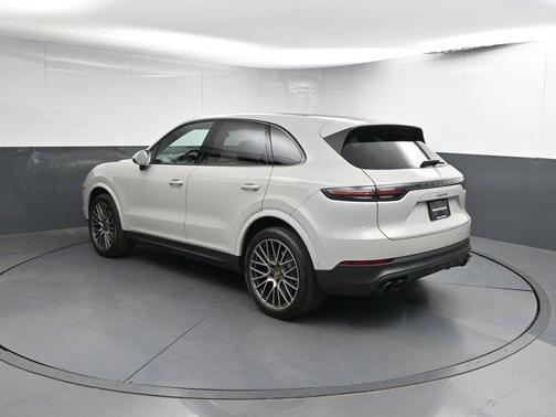 2023 Porsche Cayenne Platinum Edition