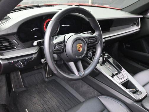 2022 Porsche 911 Carrera