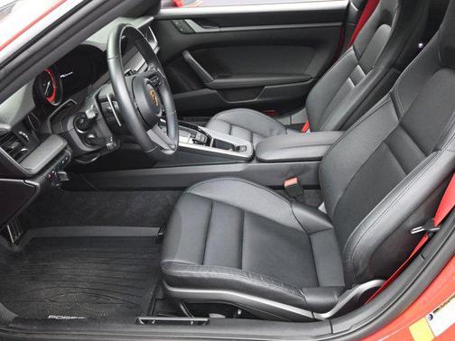 2022 Porsche 911 Carrera