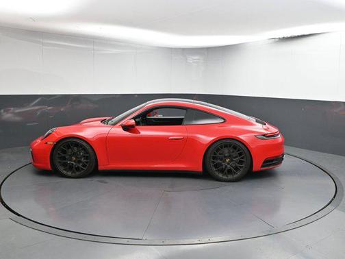 2022 Porsche 911 Carrera