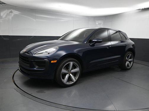 2022 Porsche Macan Base