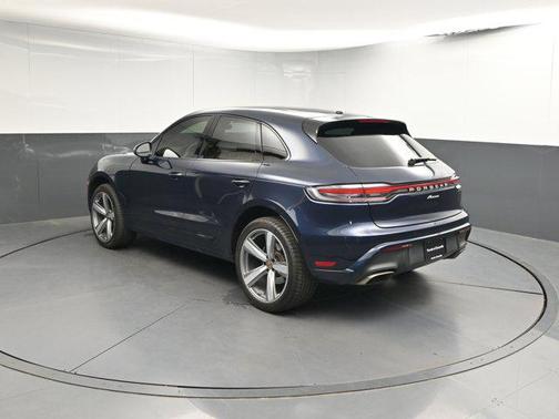 2022 Porsche Macan Base