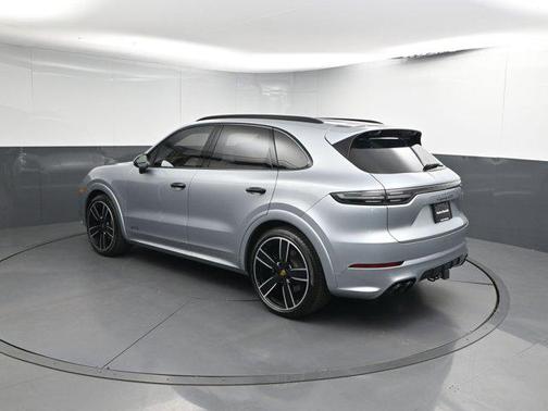 2022 Porsche Cayenne GTS