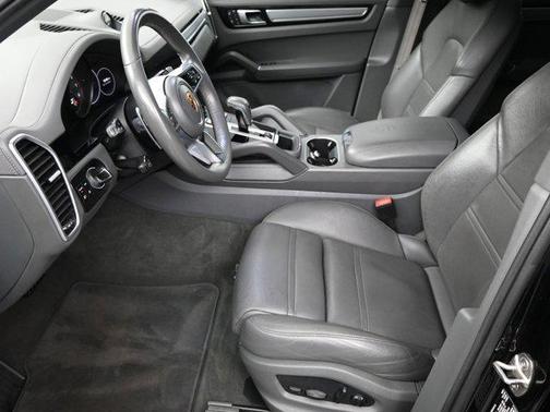 2022 Porsche Cayenne Platinum Edition