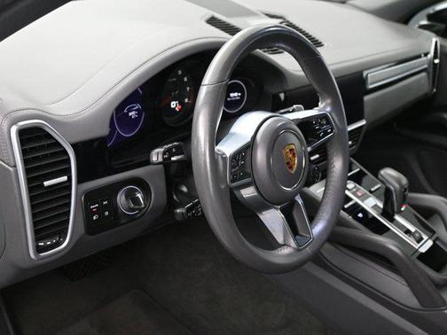 2022 Porsche Cayenne Platinum Edition