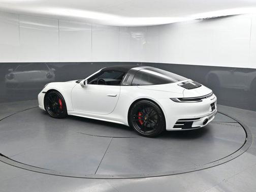 2024 Porsche 911 Targa 4 GTS