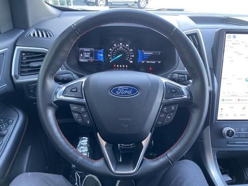 2022 Ford Edge ST Line