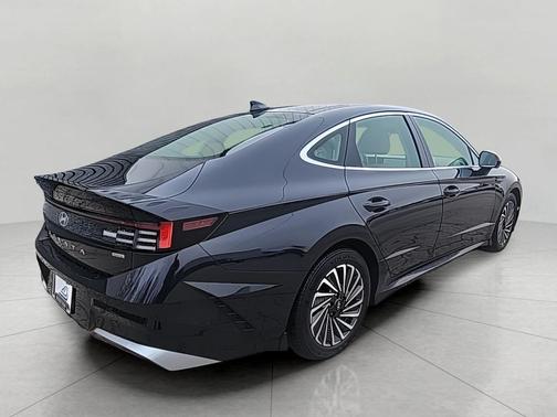 2024 Hyundai SONATA Hybrid Limited